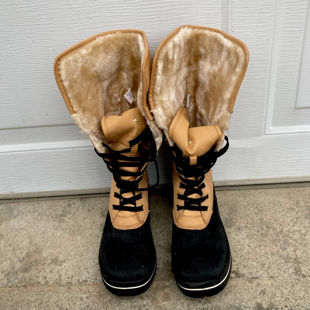 Madden Girl winter snow boots. Size 8. Mid calf boot